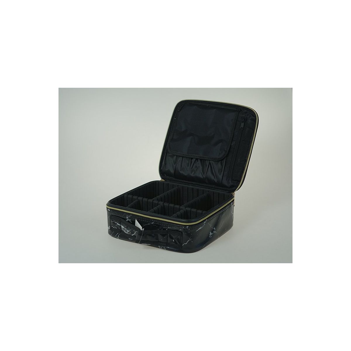 Kuferek walizka na kosmetyki, zapinany na zamek, z wyjmowanymi przegródkami w środku Adar (577985)